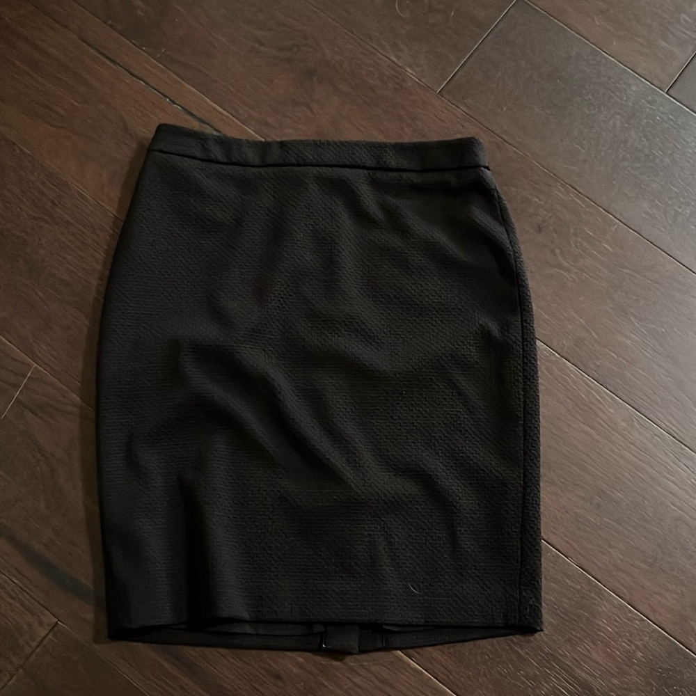 Ann Taylor textures black pencil skirt size 10